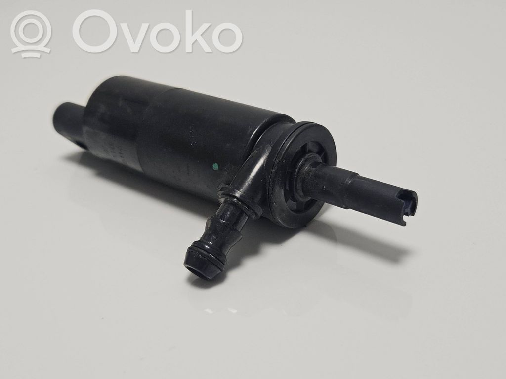 BMW 5 E60 E61 Žibintų apiplovimo skysčio siurbliukas 