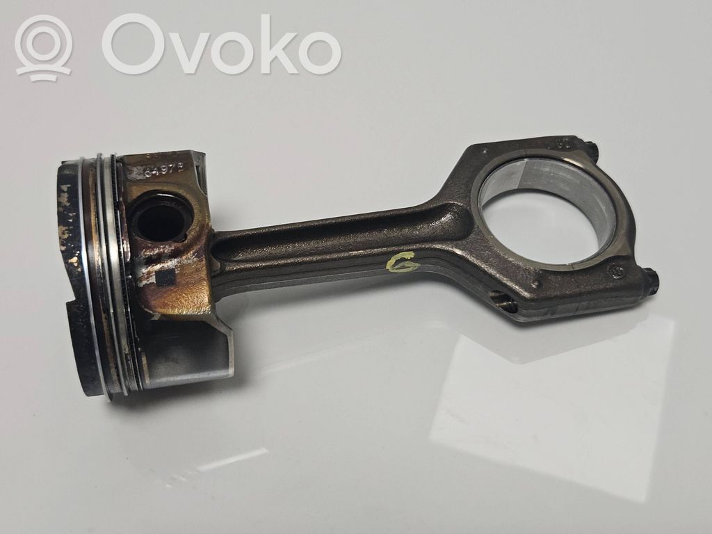 Piston with connecting rod   8497B