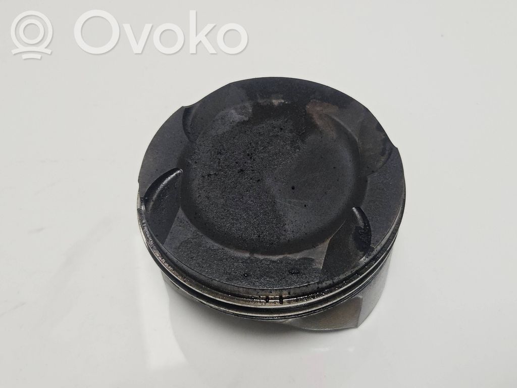 BMW X5 E70 Piston 
