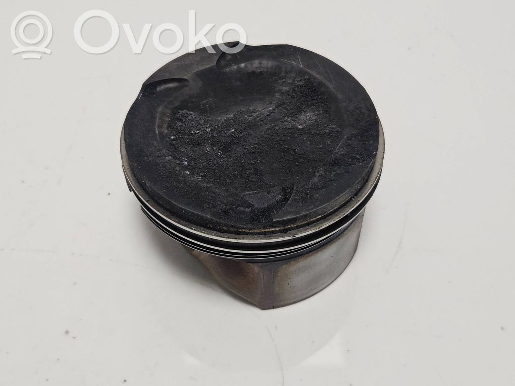BMW X5 E70 Piston 