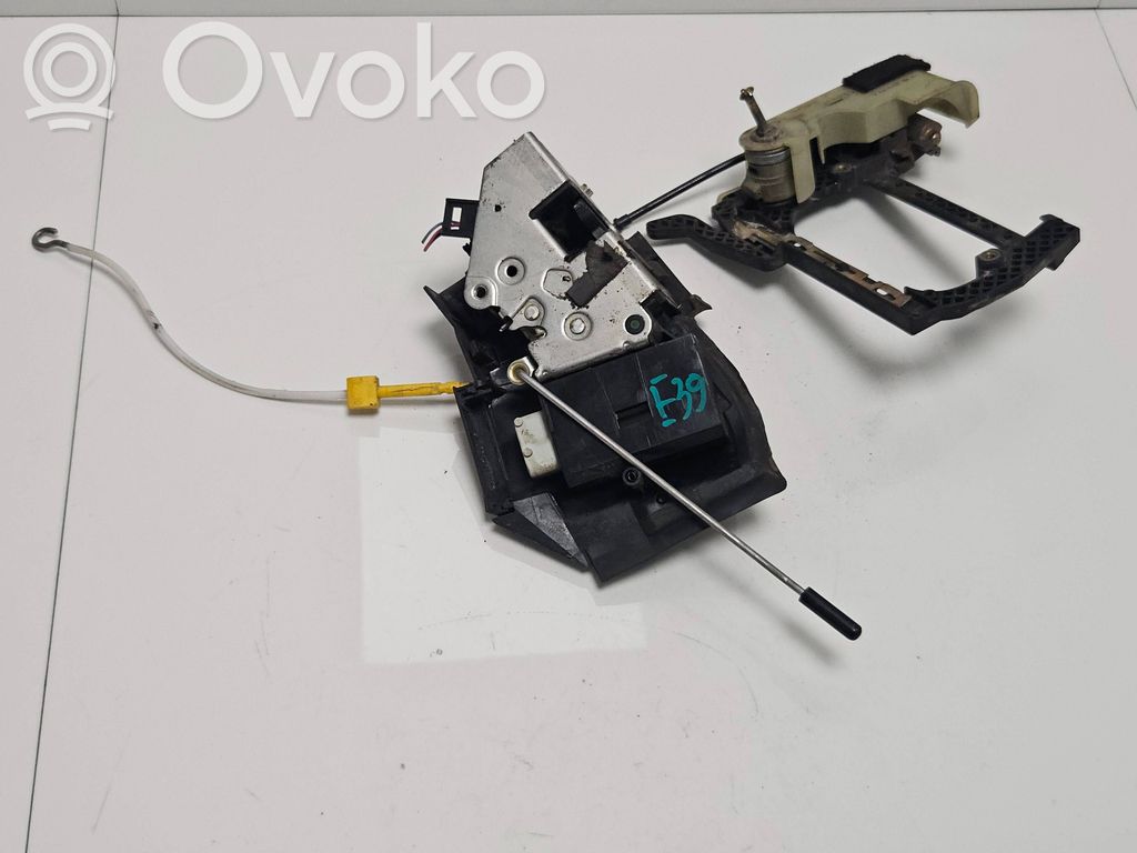 Front door lock   8235113