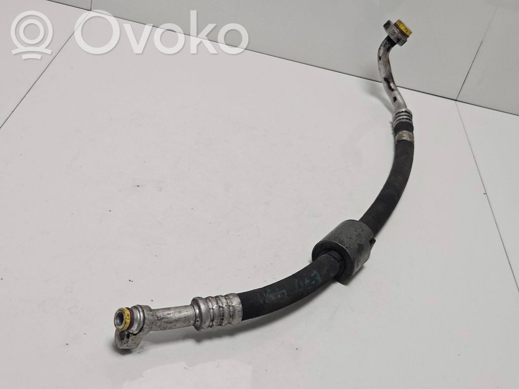 BMW X5 E70 Ilmastointilaitteen putki (A/C) 
