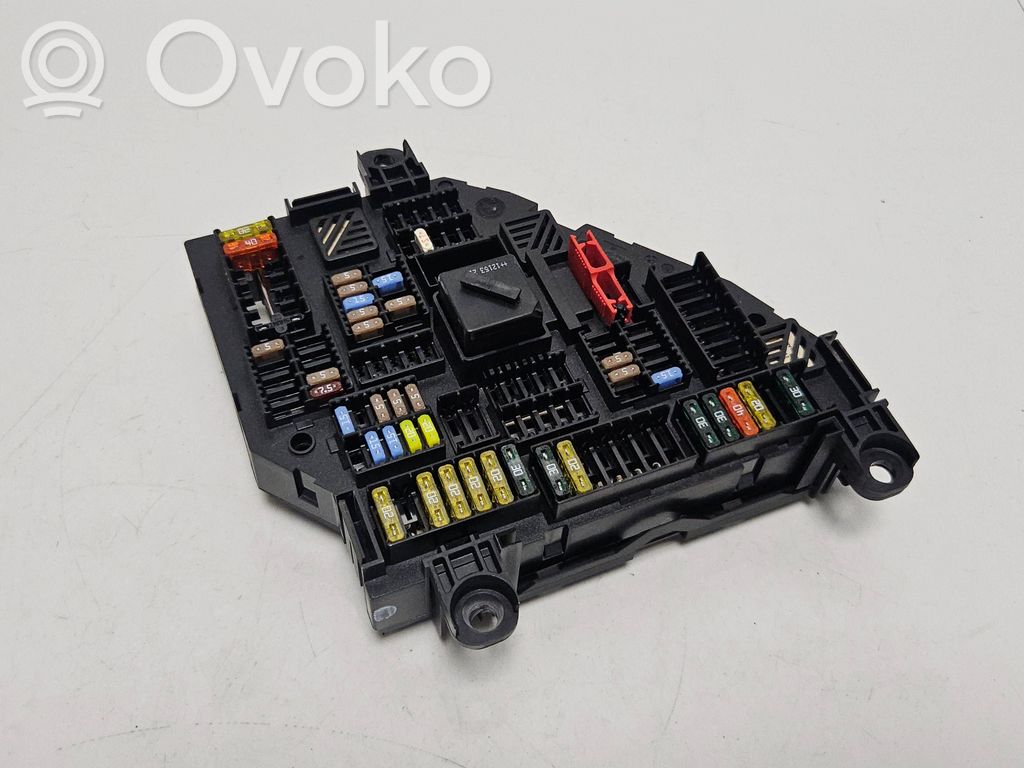 BMW X3 F25 Ramka / Moduł bezpieczników 