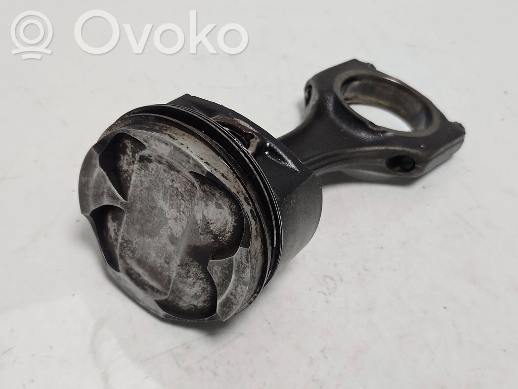 BMW M3 Piston cu bielă 
