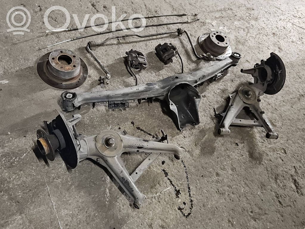 BMW Z3 E36 Galinis traversas 