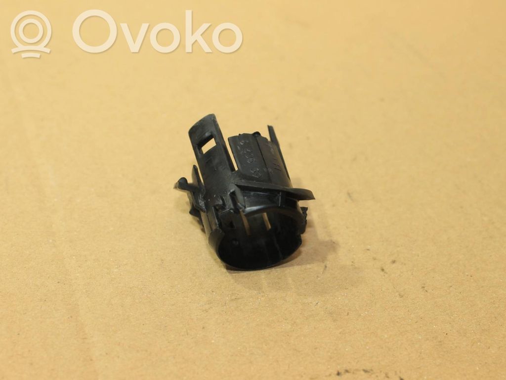 BMW X5 E53 Soporte del sensor de aparcamiento trasero (PDC) 
