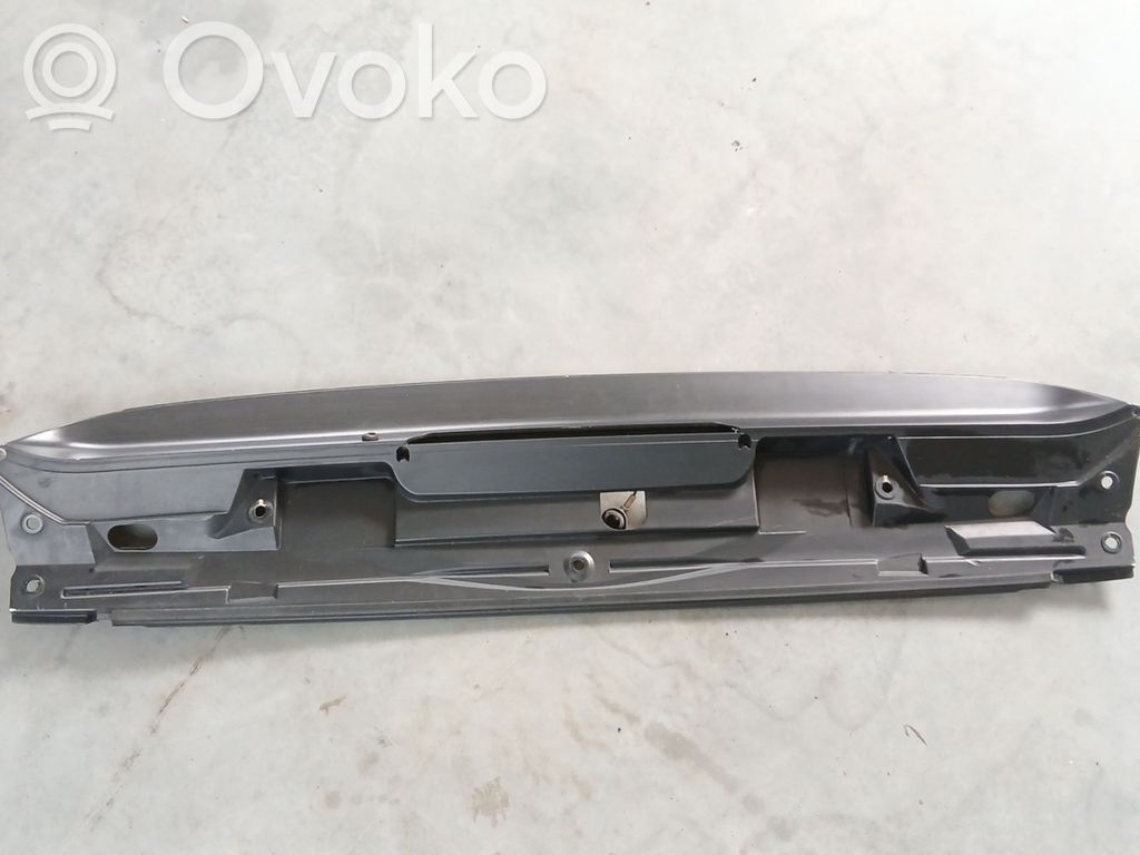 Tailgate/trunk spoiler   7025611,20628000