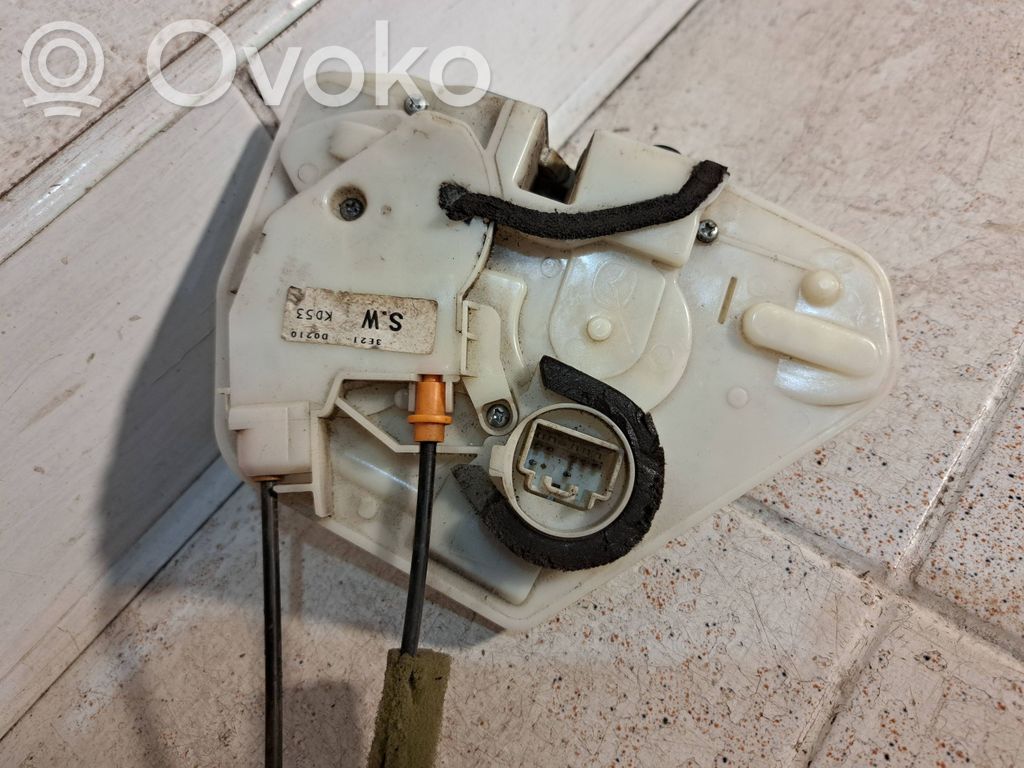 Mazda 3 II Priekšpusē slēdzene 