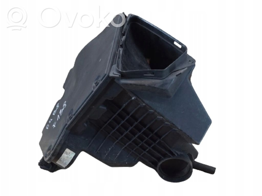 Obudowa filtra powietrza   8K0133837R,8K0133835T