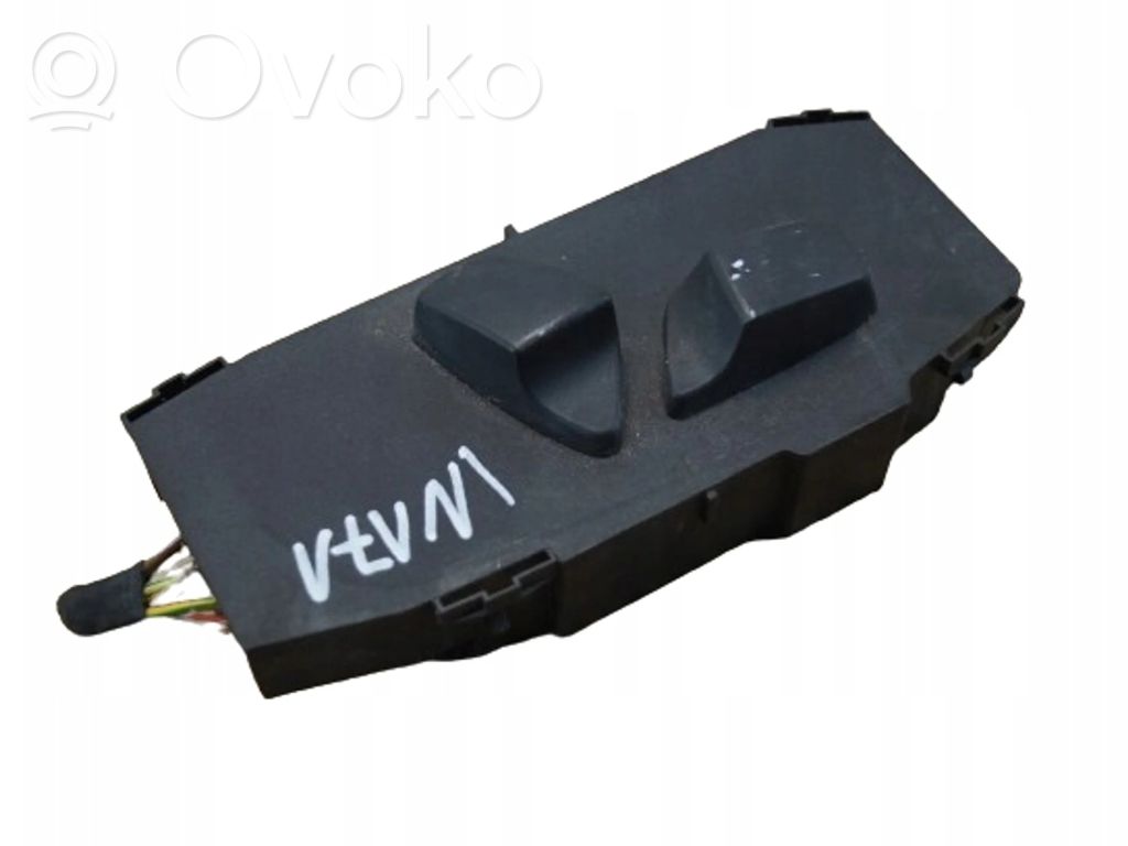 Seat control switch   6954130