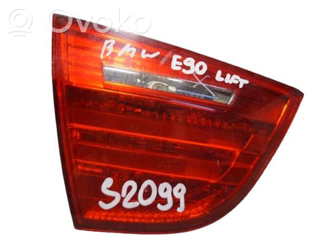 BMW 3 E90 E91 Aizmugurējais lukturis pārsegā 