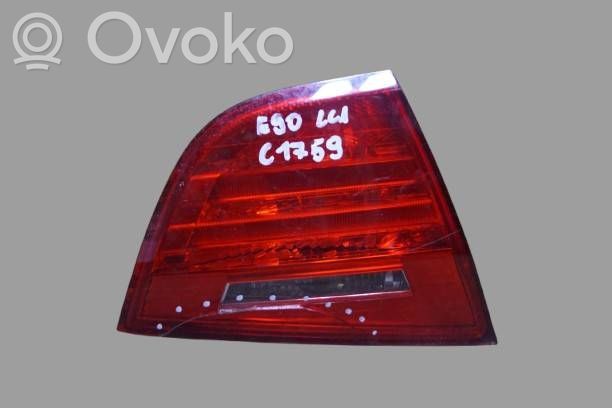 BMW 3 E90 E91 Aizmugurējais lukturis pārsegā 