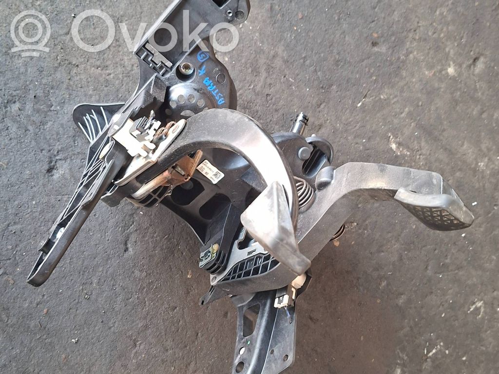 Opel Astra K Gaspedal 