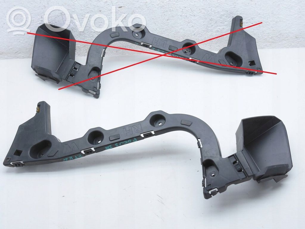 Ford Focus Rear bumper mounting bracket 
