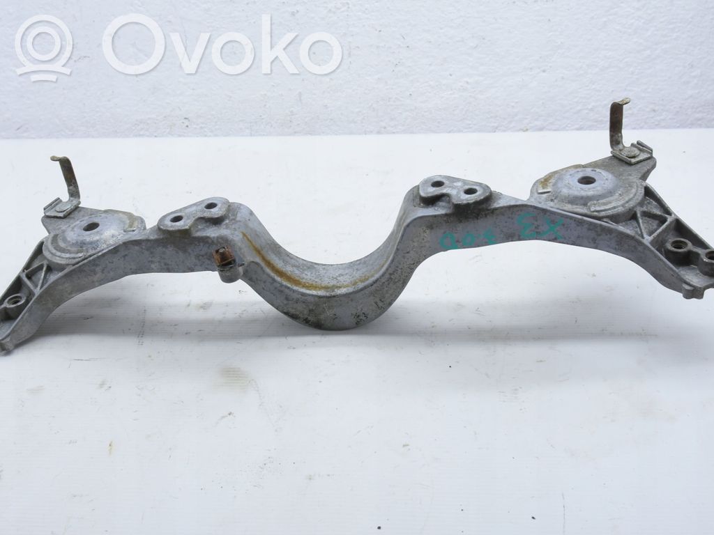 BMW X3 E83 Engine mounting bracket 