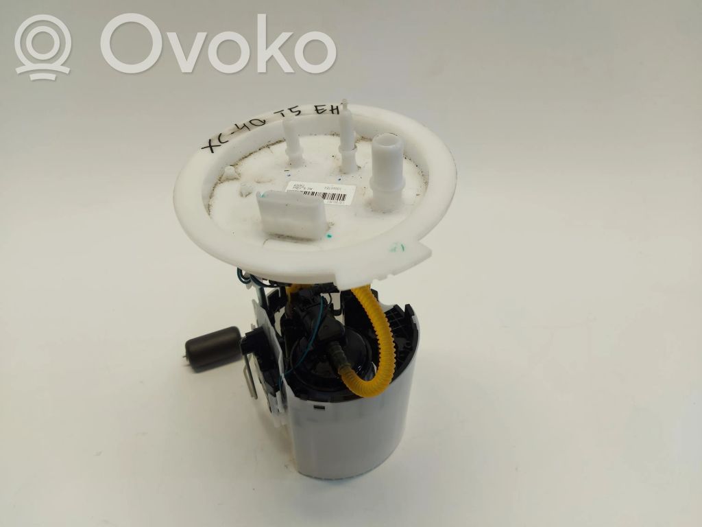 Volvo XC40 Pompa paliwa w zbiorniku 