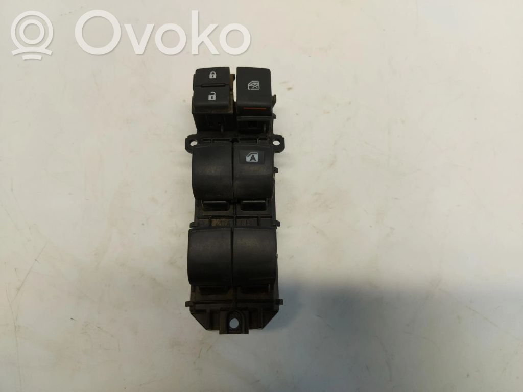 Przełącznik / Przycisk otwierania szyb   848200D590