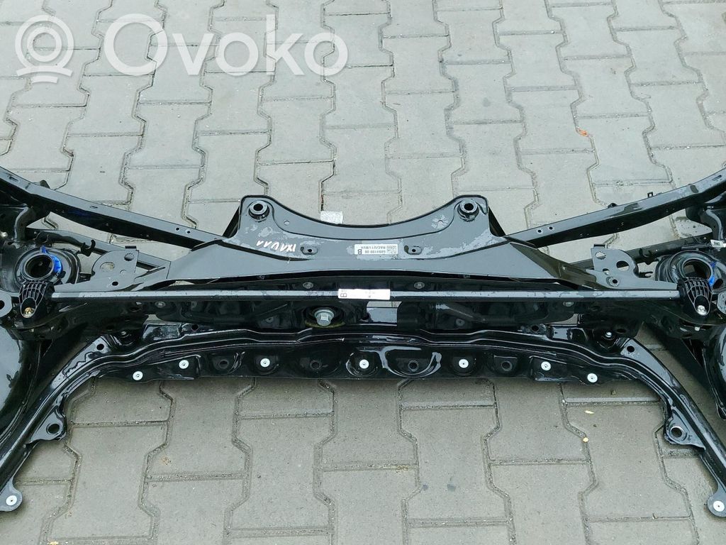 BMW X1 U11 Taka-akselin palkki 