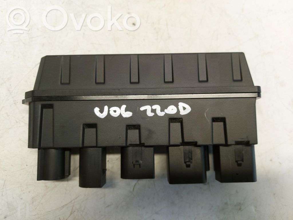 BMW 2 Active Tourer U06 Ignition amplifier control unit 