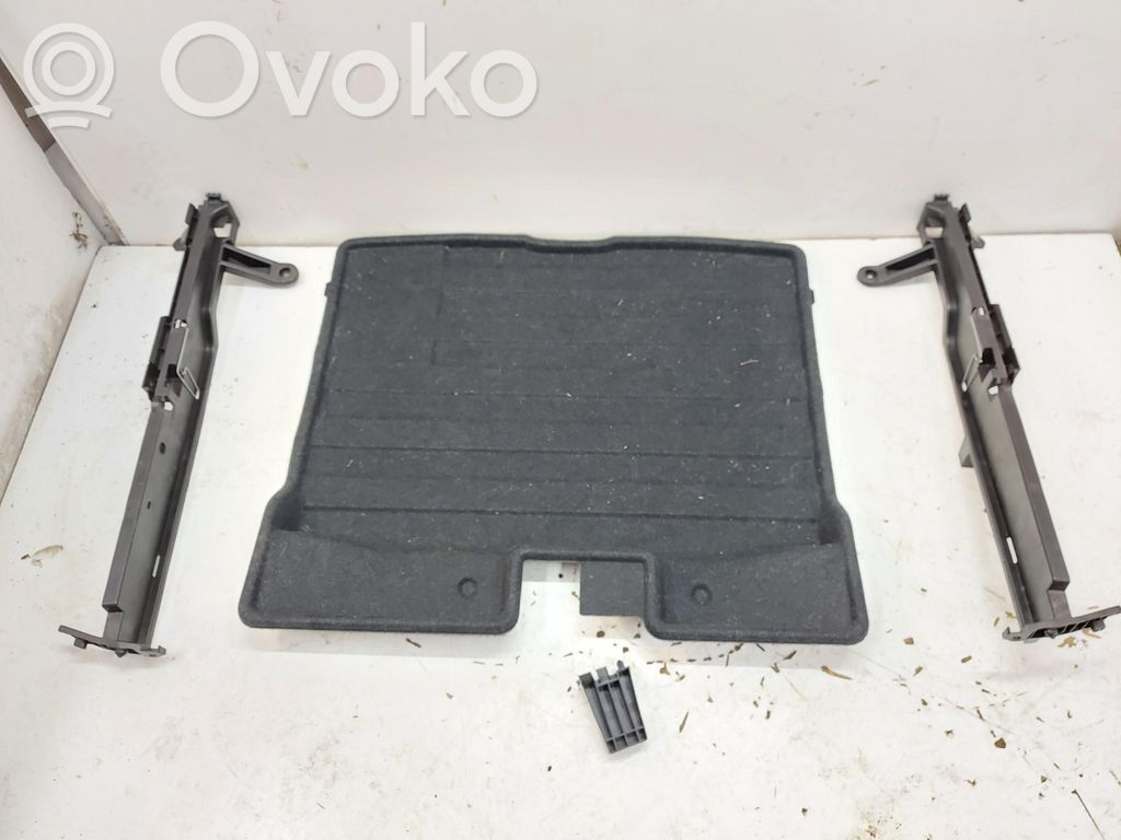 Wykładzina bagażnika   VOLXC40DYW4029810,VOLXC40DYW4029810