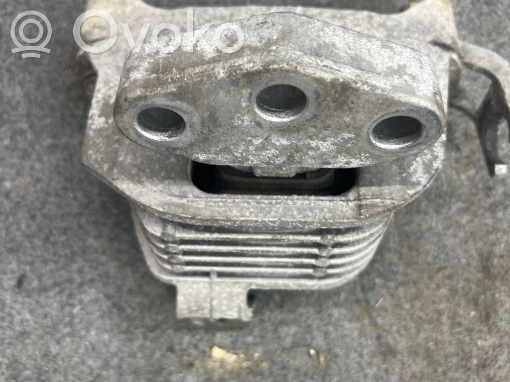 Opel Astra J Suport tampon motor 