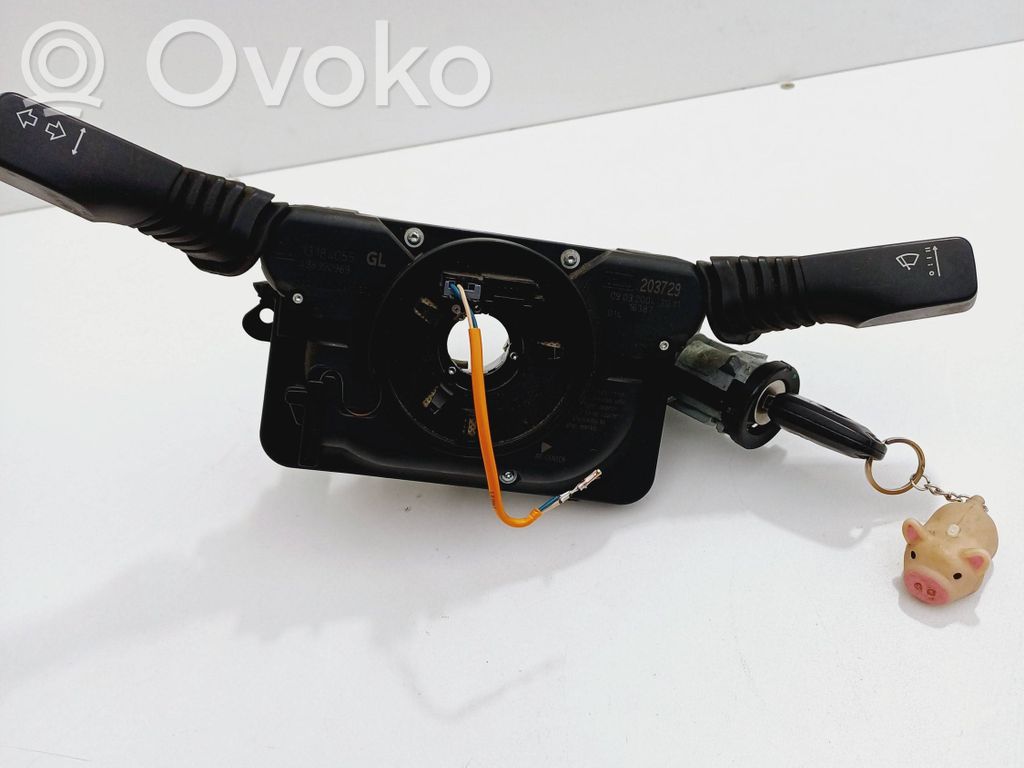 Opel Astra H Interruptor/palanca de limpiador de luz de giro 