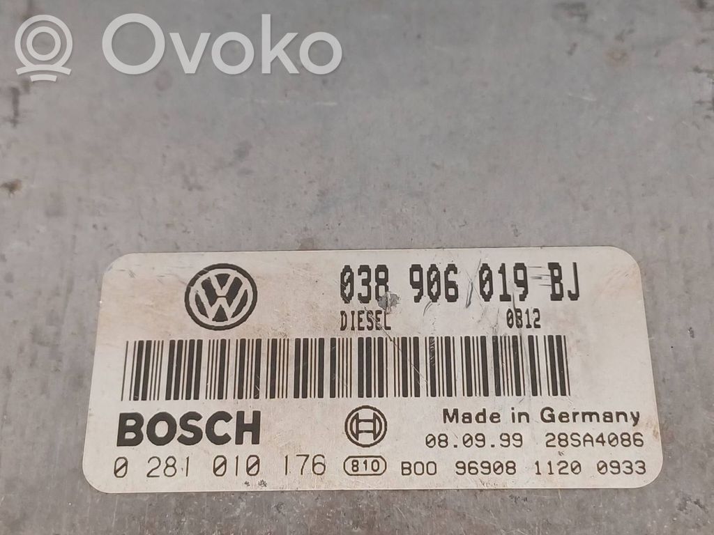 Volkswagen PASSAT B5.5 Engine control unit/module 