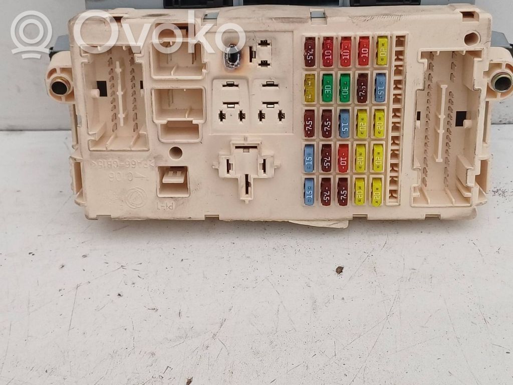 Ramka / Moduł bezpieczników   51755127,501209830020,4CXD1UT4F