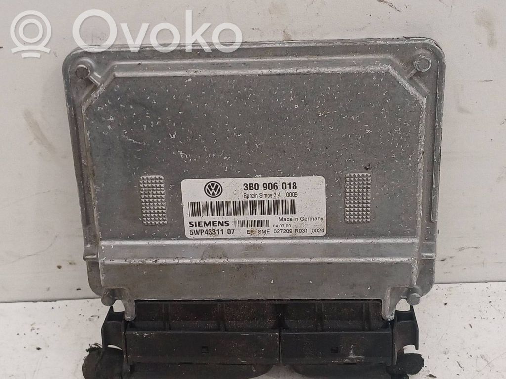 Volkswagen PASSAT B5.5 Engine control unit/module 