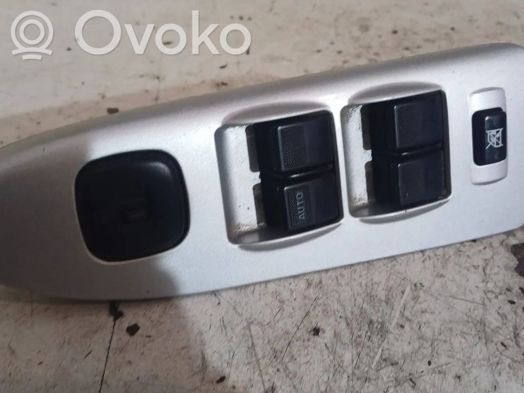 Interruptor del elevalunas eléctrico   C8HD172,05Z3D4