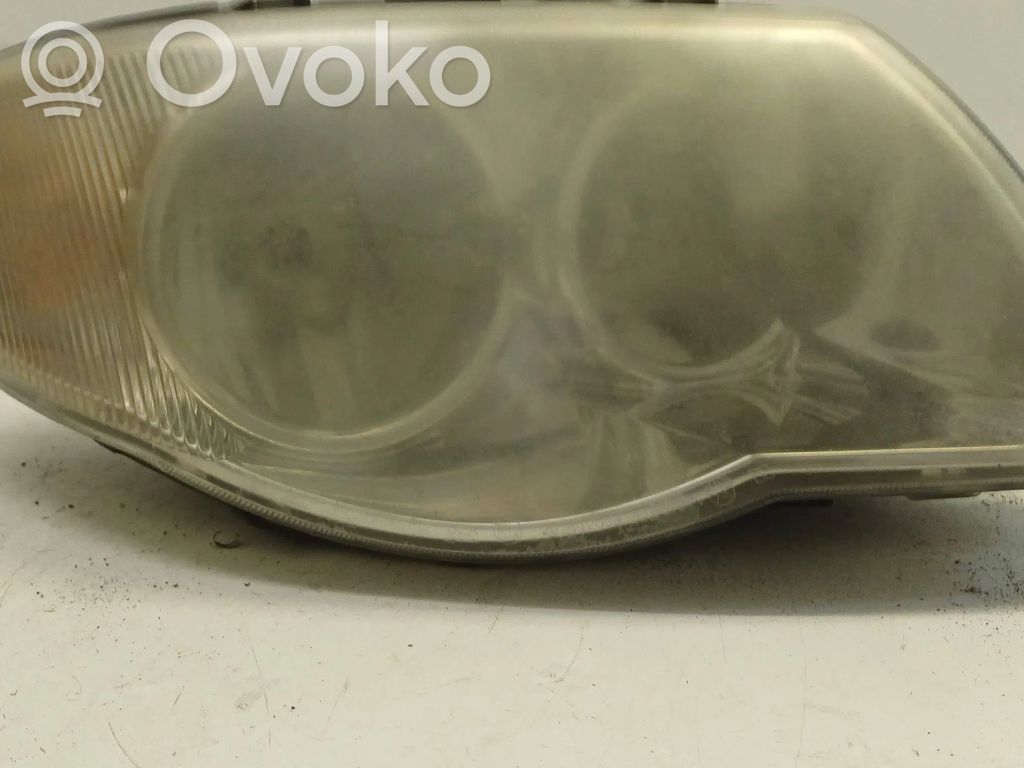 Chrysler Voyager Lampa przednia 