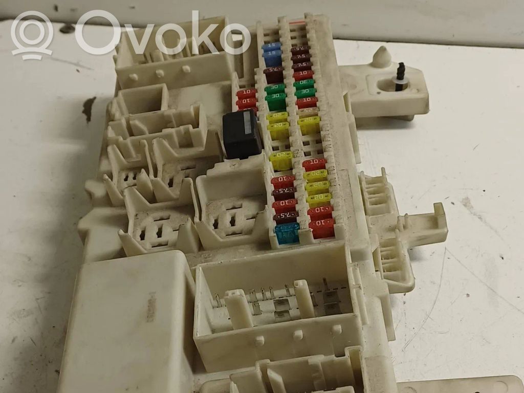 Mazda 3 I Fuse module 