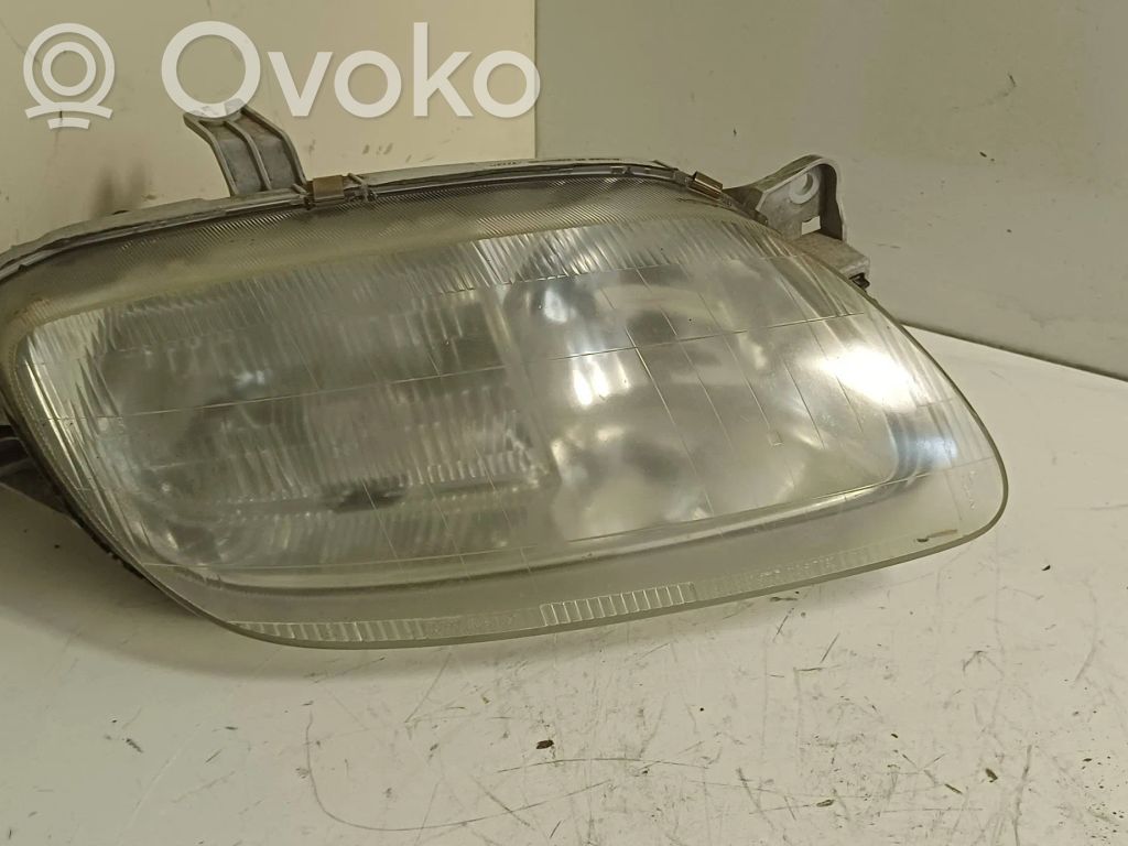 Mazda 323 Phare frontale 