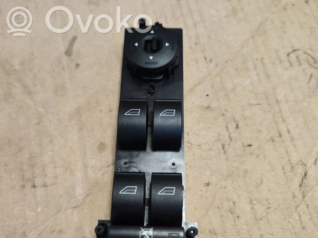 Ford Focus Electric window control switch 
