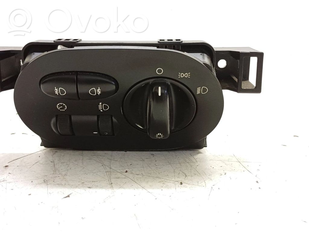 Light switch   YWC106940,0047379,086956052