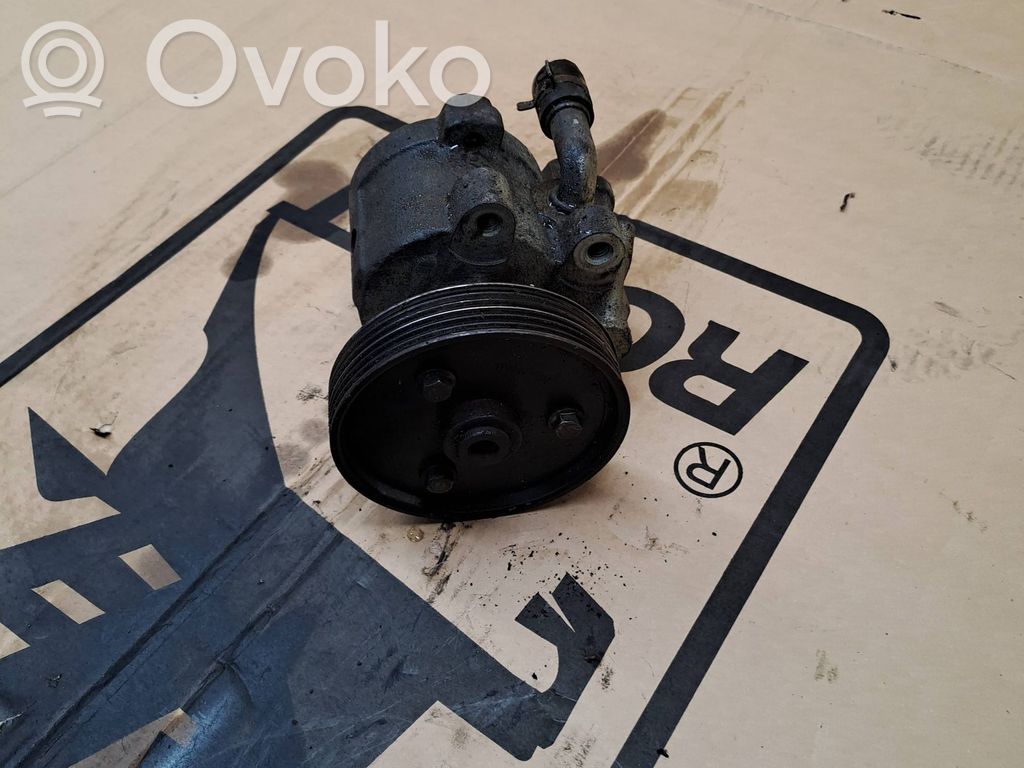 Renault Megane I Ohjaustehostimen pumppu 