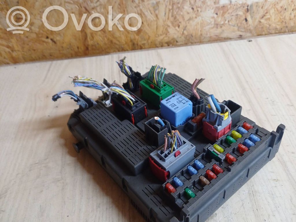 Peugeot 807 Fuse module 