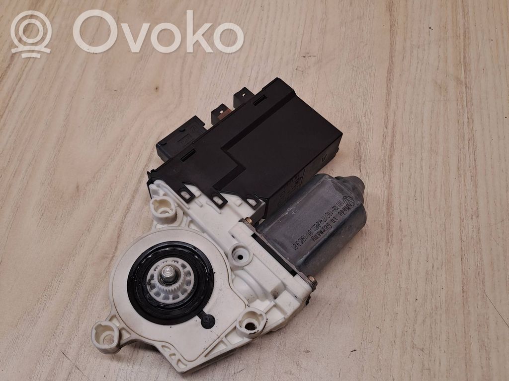 Citroen C5 Front door window regulator motor 