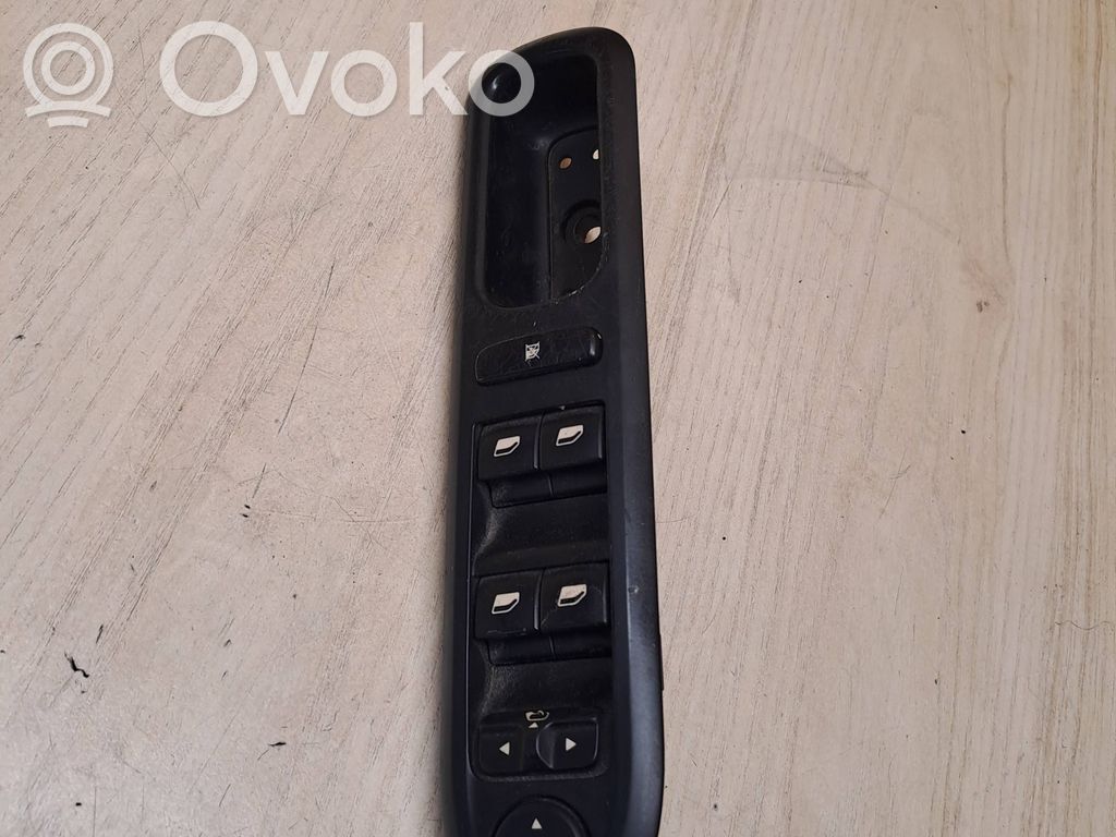 Peugeot 407 Elektrinių langų jungtukas 
