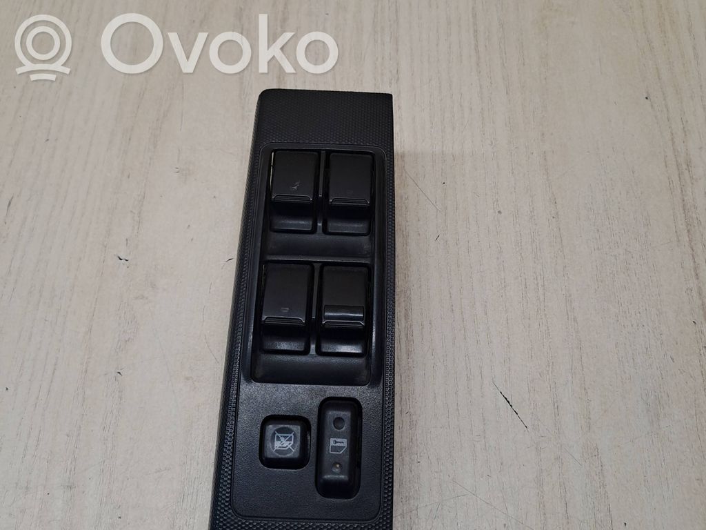 Toyota Corolla Verso E121 Electric window control switch 