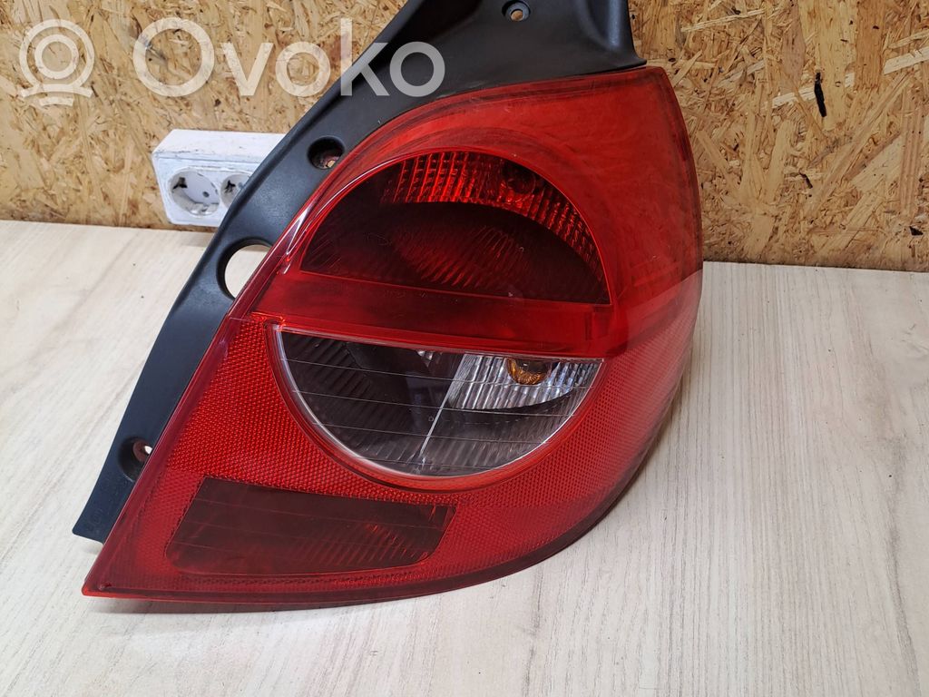 Renault Clio III Lampa tylna 
