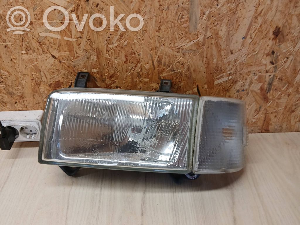 Volkswagen Transporter - Caravelle T4 Lampa przednia 