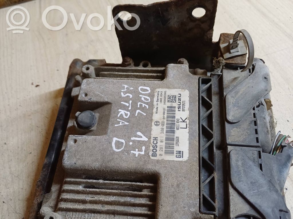 Opel Astra H Engine control unit/module 