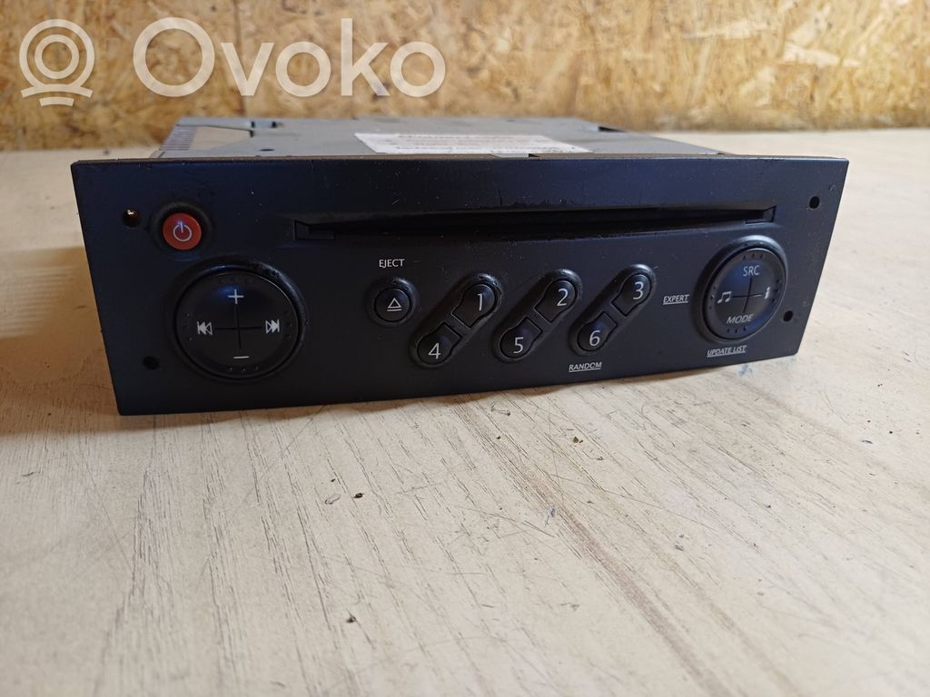 Renault Clio III Radio/CD/DVD/GPS head unit 