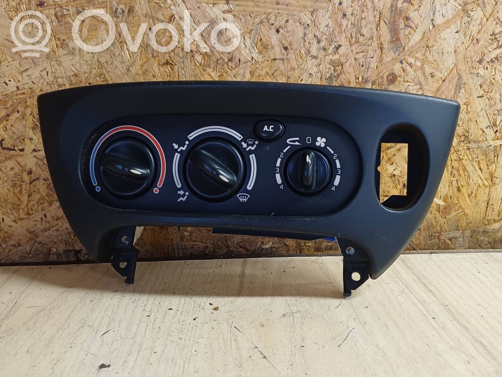 Renault Megane I Climate control unit 