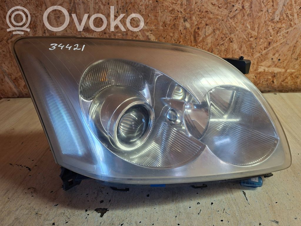 Toyota Avensis T250 Faro delantero/faro principal 