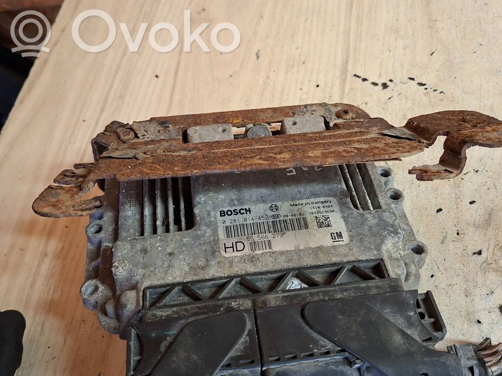 Opel Zafira B Engine control unit/module 
