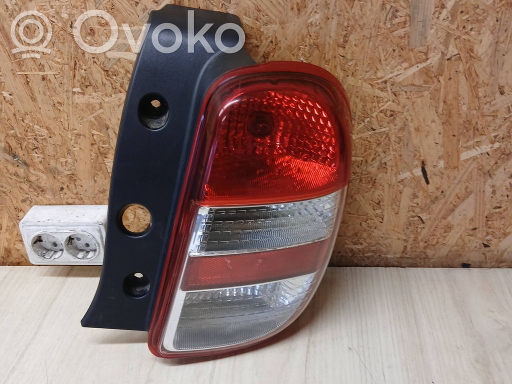 Nissan Micra Luci posteriori 