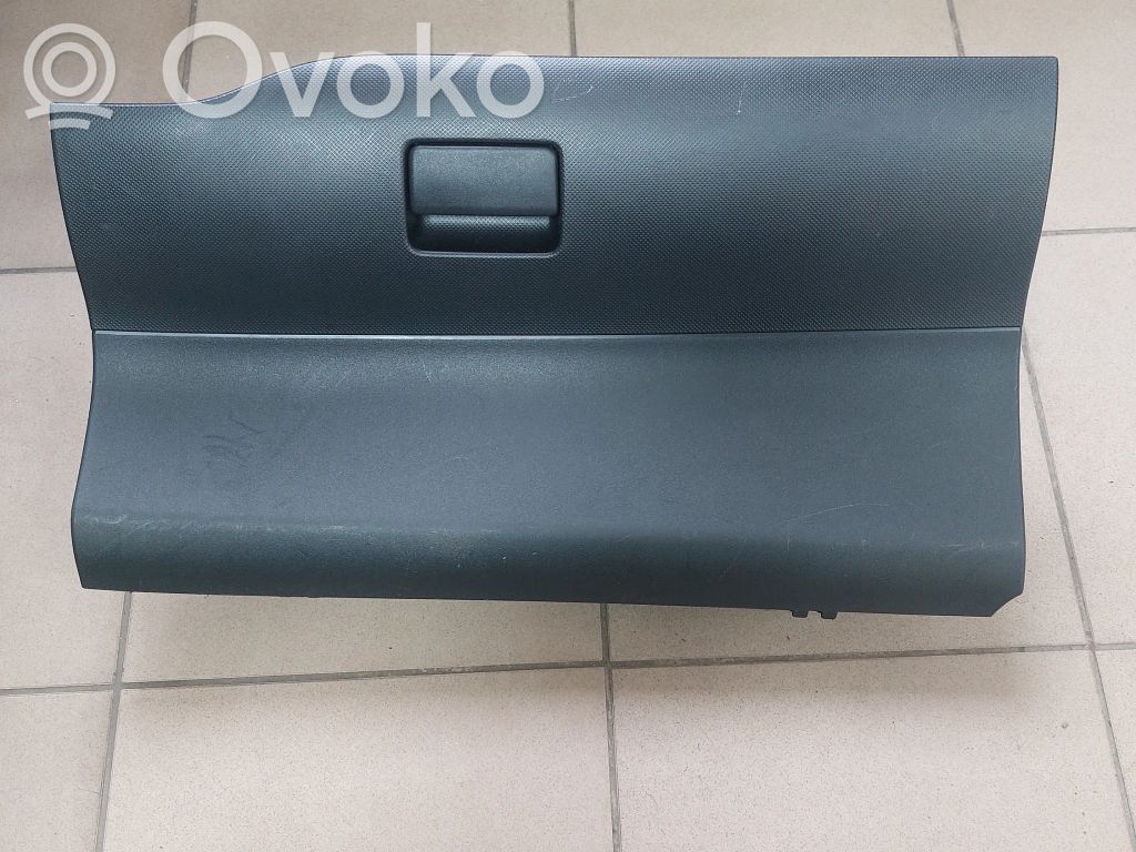 Toyota Auris 150 Guantera 