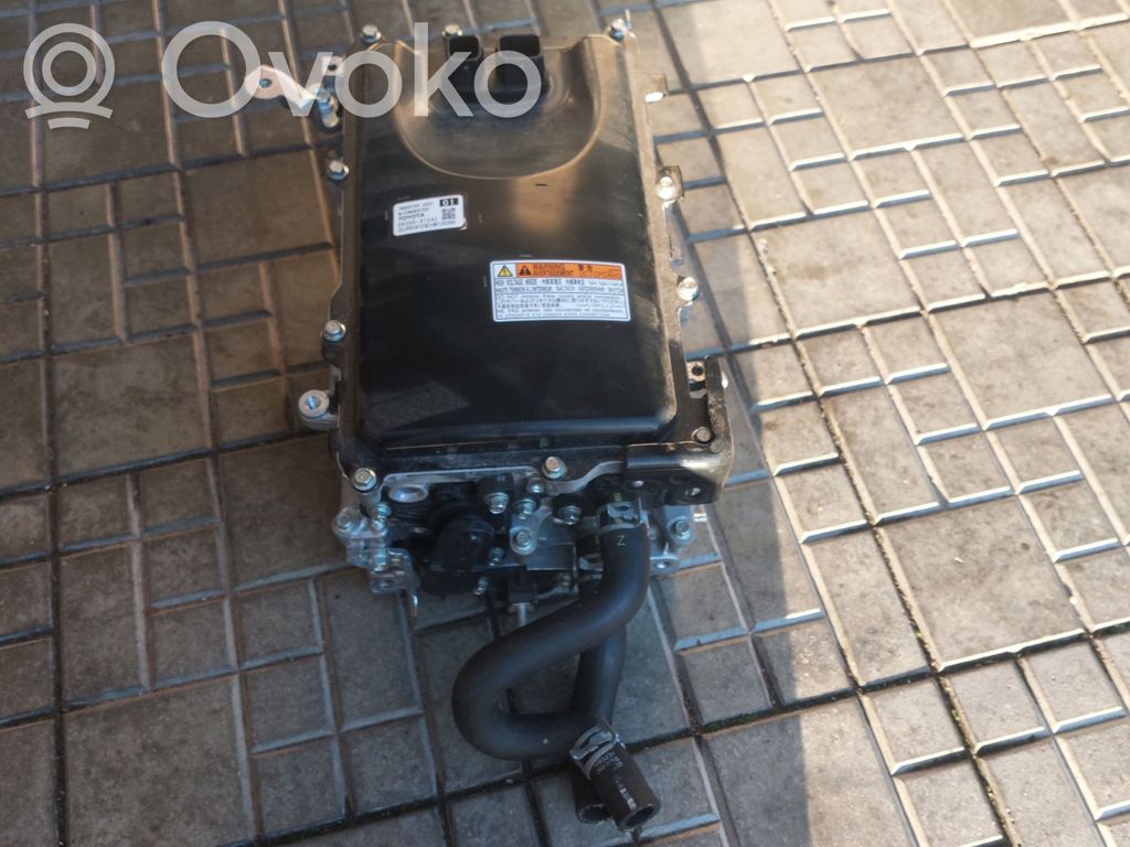 Toyota C-HR I Voltage converter inverter 